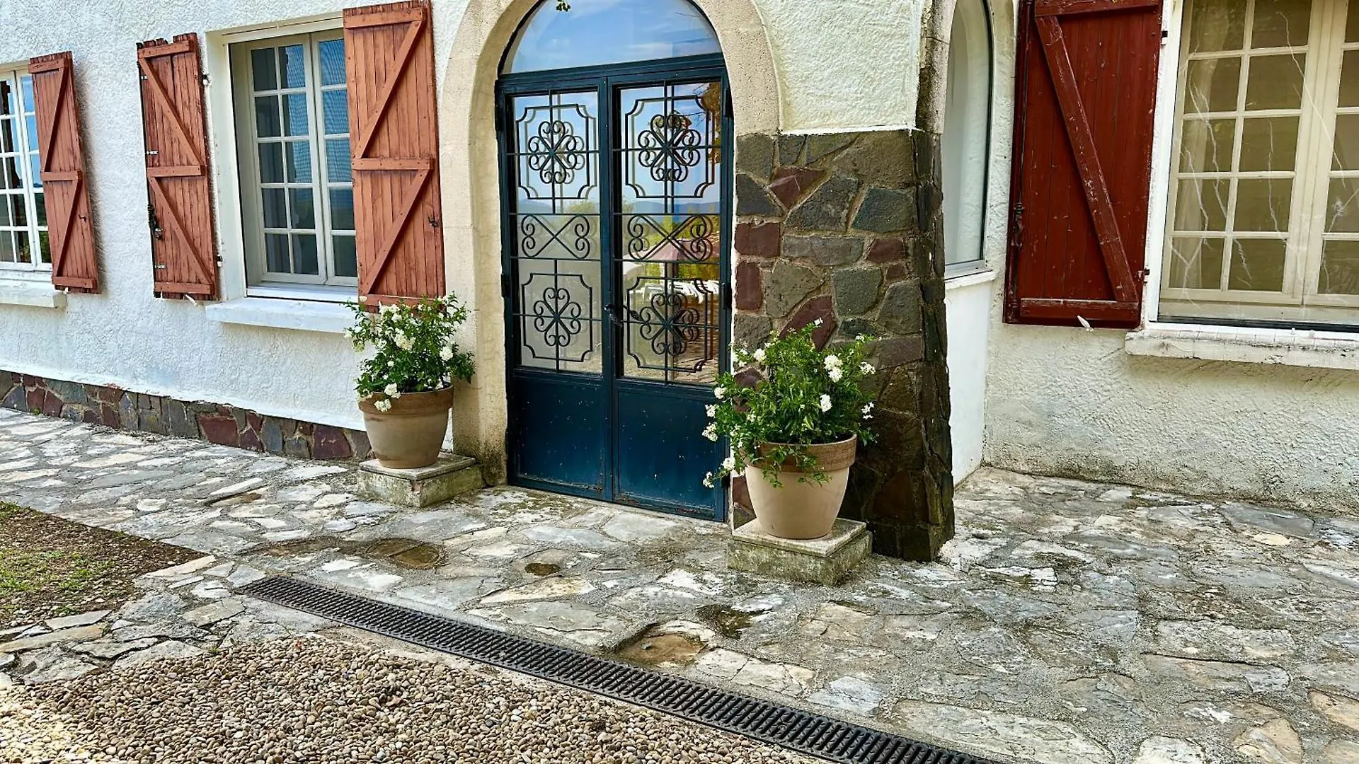 Charming Villa With Superb Swimming Pool And Standing View Lorgues 0*,  France